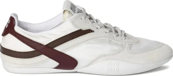 Gymnasium sneakers