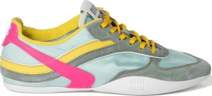 Gymnasium sneakers