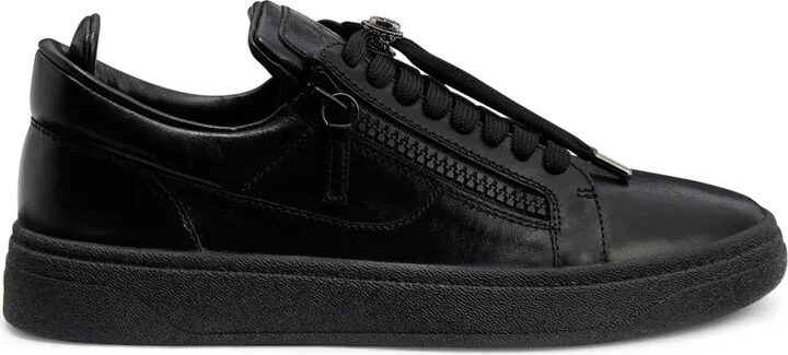 GZ94 logo-patch sneakers