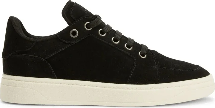 GZ94 logo-patch sneakers