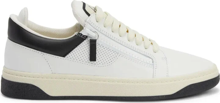 GZ94 logo-patch sneakers