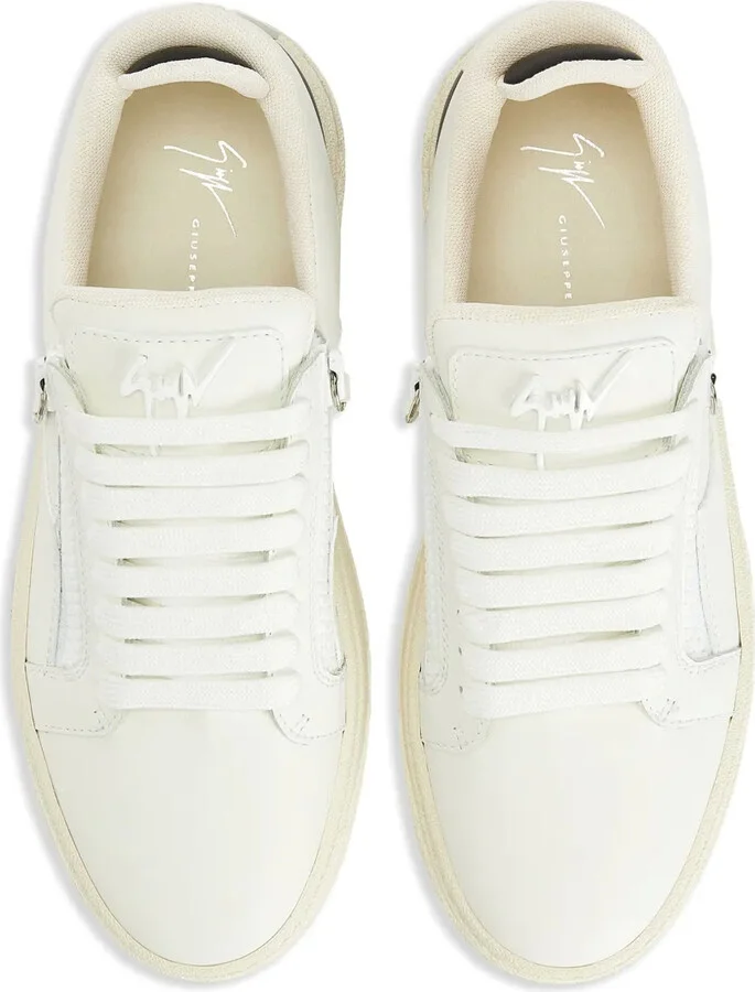 GZ94 low-top sneakers - Image 4