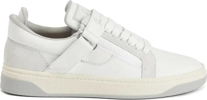GZ94 low-top sneakers