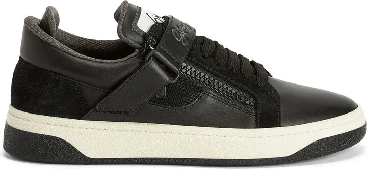 GZ94 low-top sneakers