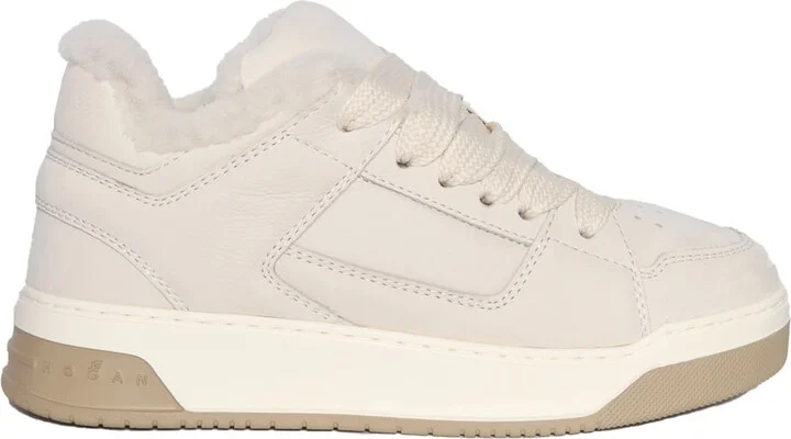 H667 Sneakers