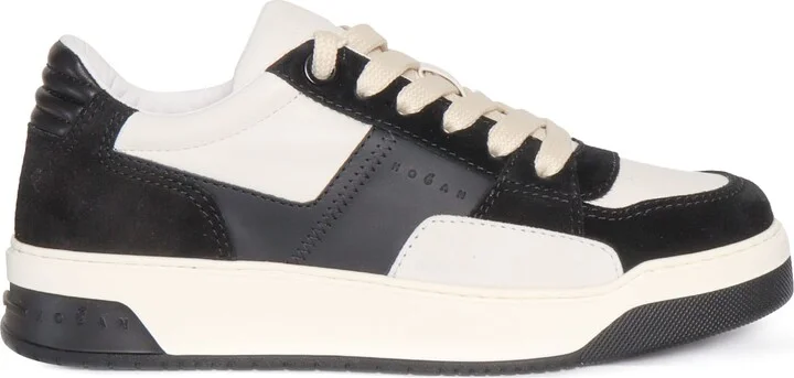 H667 Sneakers