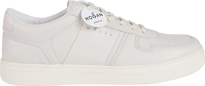 H668 Sneakers