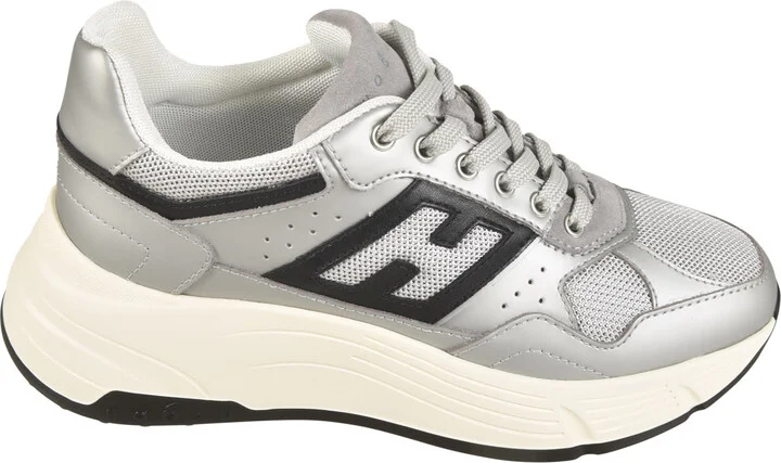 H669 Sneakers