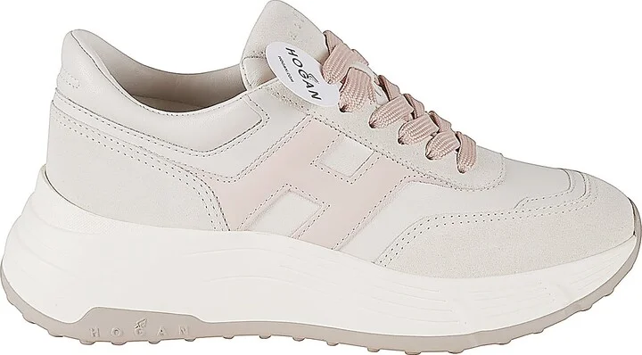 H669 Sneakers