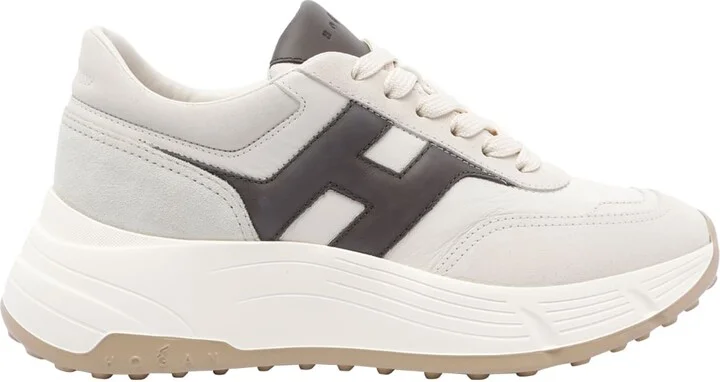 H669 Sneakers