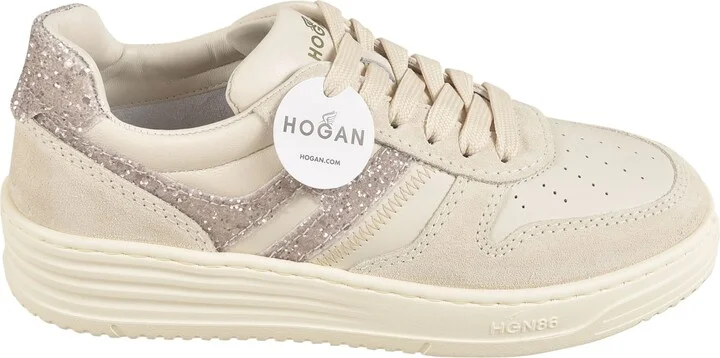 H670 Sneakers