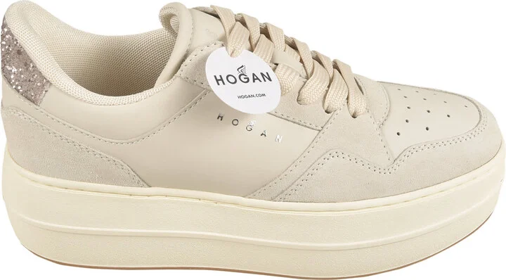 H670 Sneakers