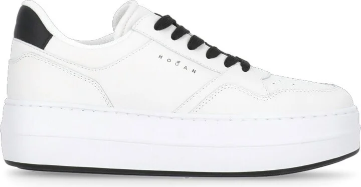 H670 Sneakers