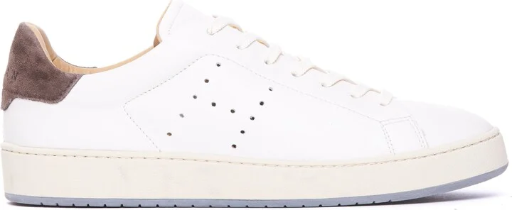 H672 Sneakers