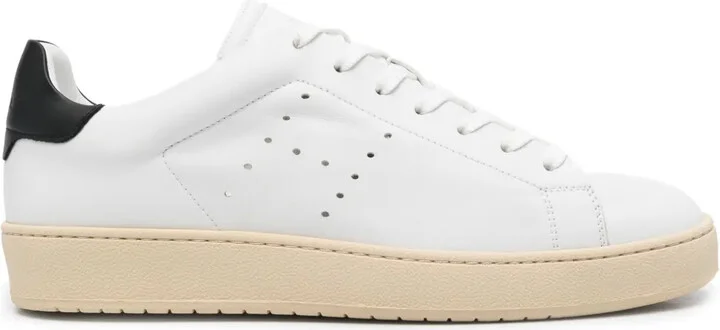 H672 sneakers