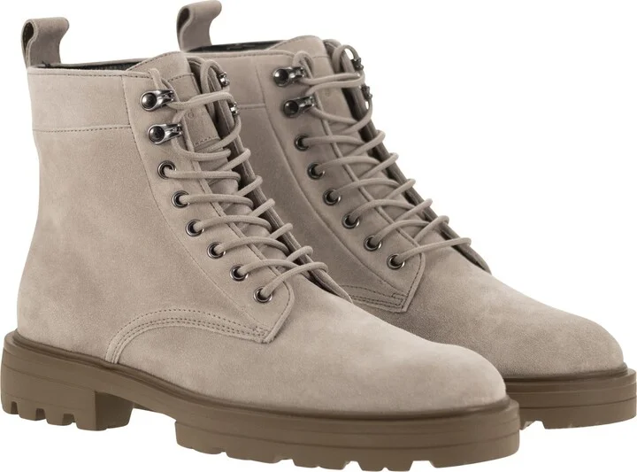 H673 Suede Boots - Image 4