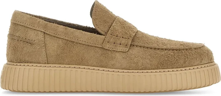 H677 moccasins
