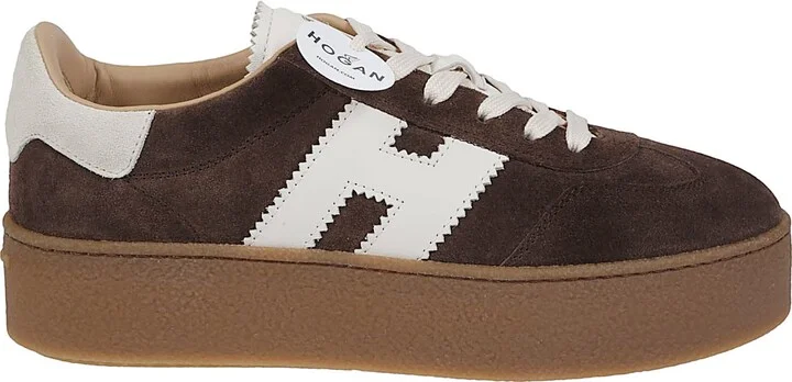 H681 Sneakers