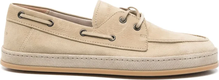 H683 boat shoes