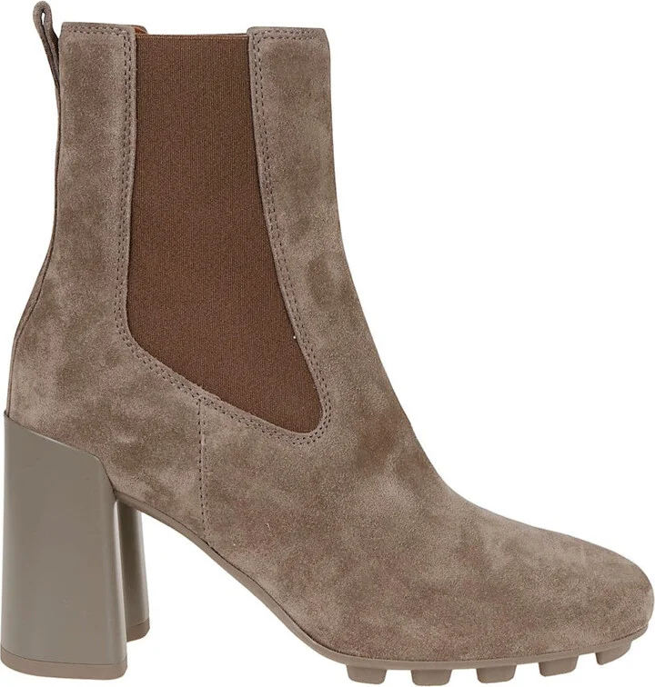 H695 Suede Chelsea Boots