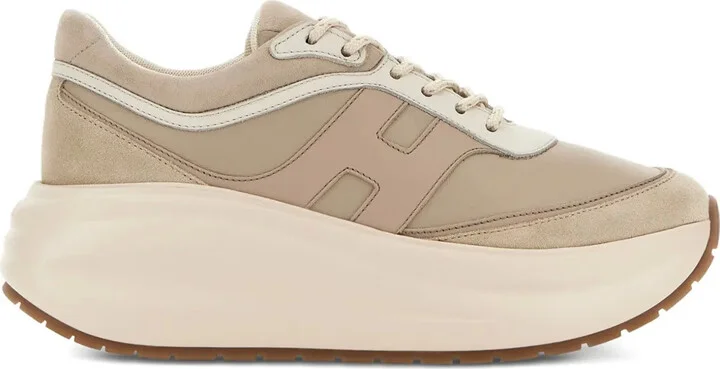 H696 Chunky Runner sneakers