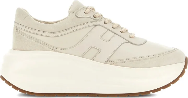 H696 Chunky Runner sneakers