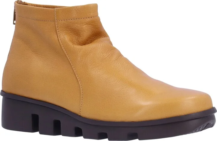 Hadirat Boot