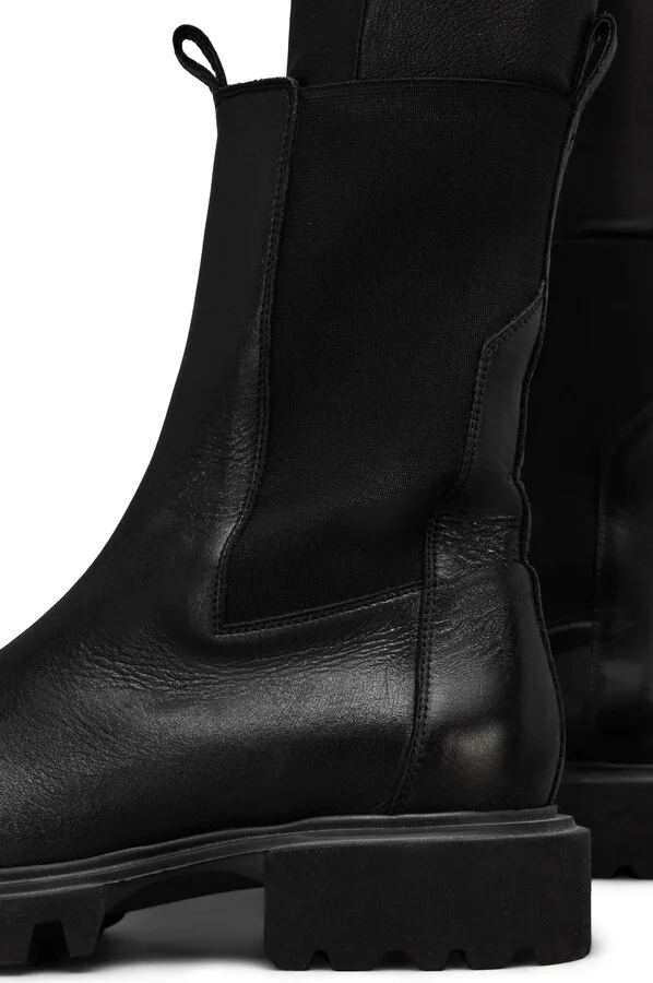 Hallie Lug Sole Chelsea Boot - Image 8