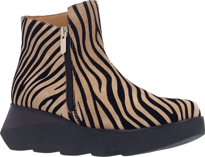 Tan/ Black