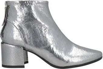 Halmanera Woman Ankle boots