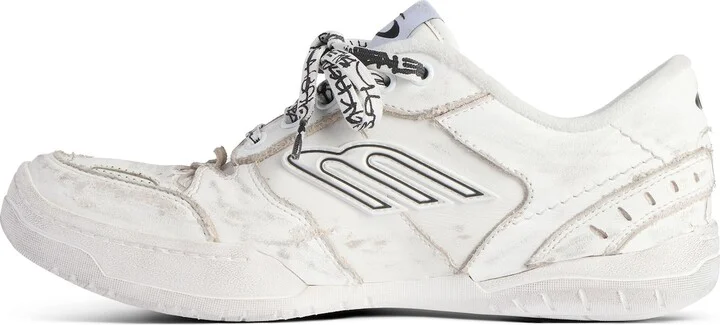 Hamptons Medium Worn-Out Sneaker - Image 4