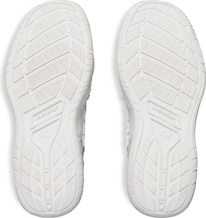 Hamptons Medium Worn-Out Sneaker - Image 7