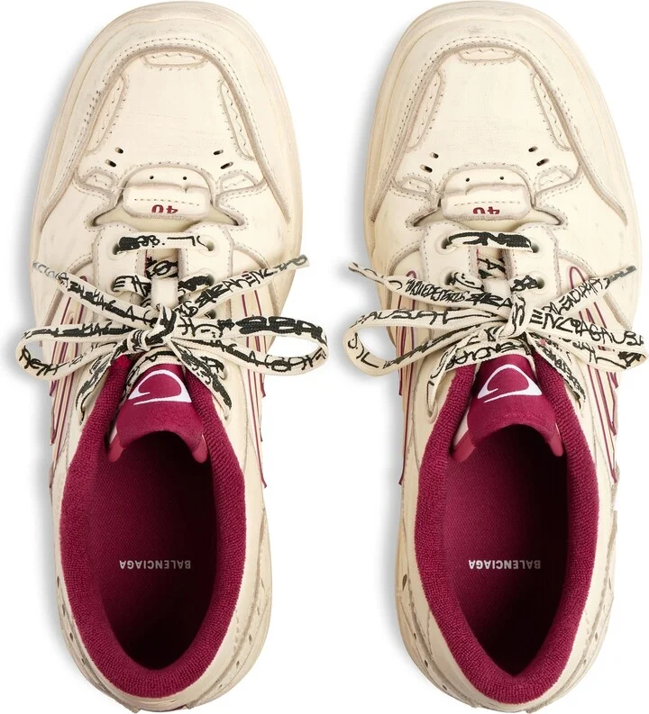 Hamptons Medium Worn-Out Sneaker - Image 6