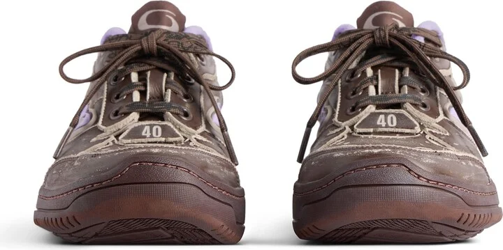 Hamptons Medium Worn-Out Sneaker - Image 3