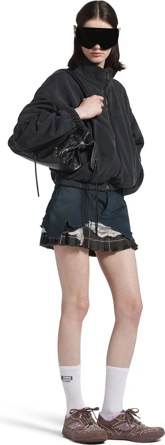 Hamptons Medium Worn-Out Sneaker - Image 8