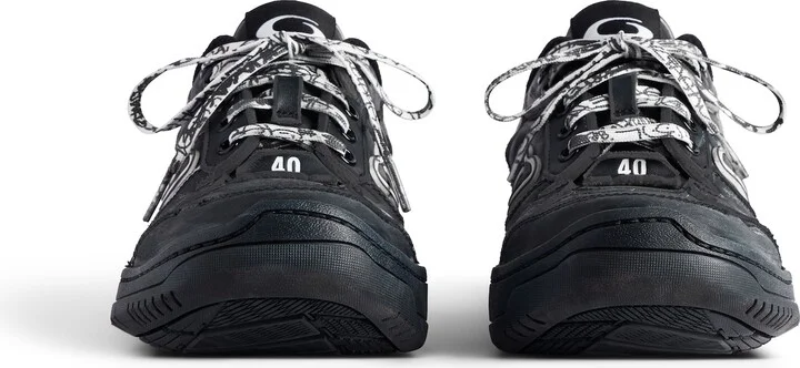 Hamptons Worn-Out Sneaker - Image 3