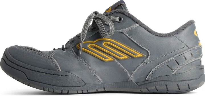 Hamptons Worn-Out Sneaker - Image 4