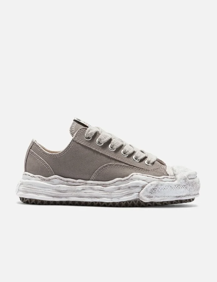 Grey > 灰色 > 그레이 > グレー