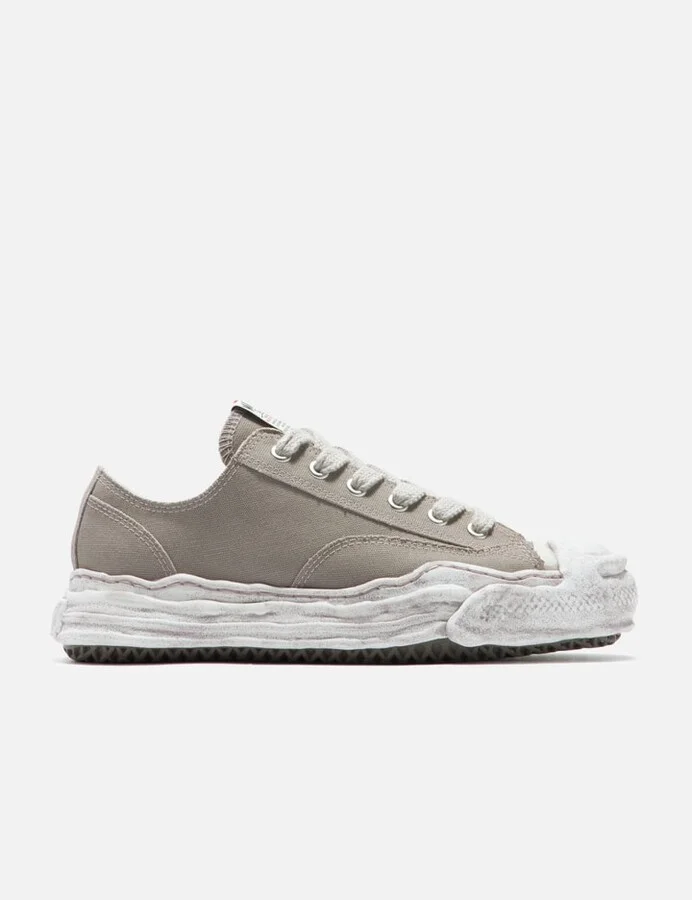 Grey > 灰色 > 그레이 > グレー