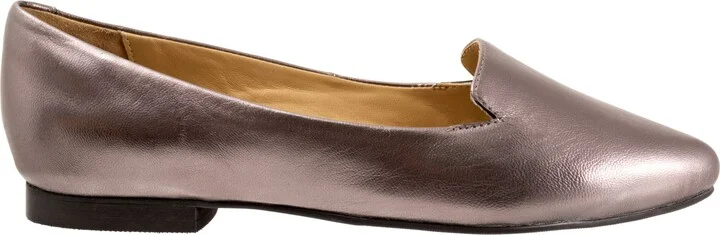 Harlowe Pointed Toe Loafer - Image 11