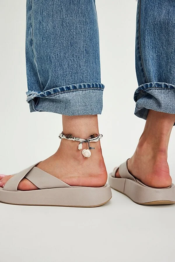 Hattie Flatform Sandals - Image 3