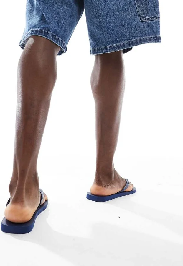 Havaianas classic flip flops in navy - Image 4