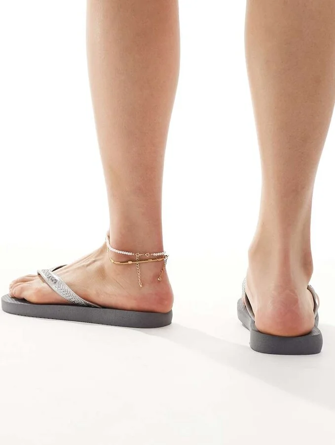 Havaianas flip flops in steel gray - Image 2
