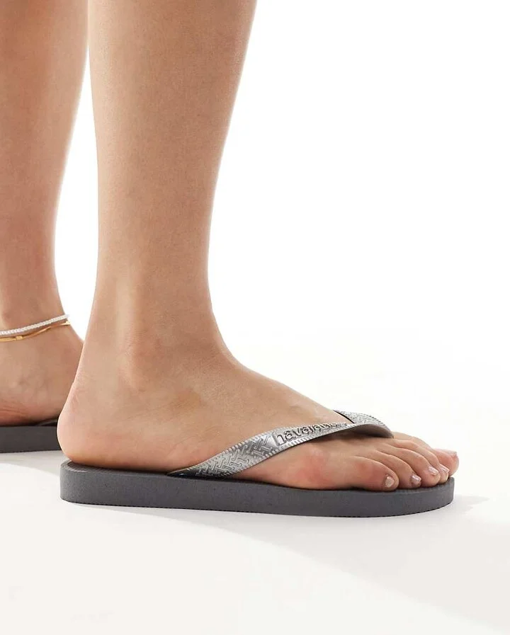 Havaianas flip flops in steel gray - Image 3