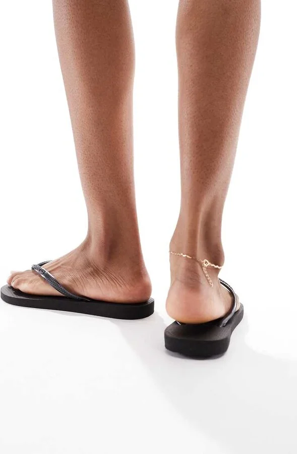 Havaianas slim flip flops in black - Image 2