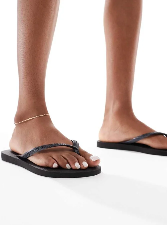 Havaianas slim flip flops in black - Image 4