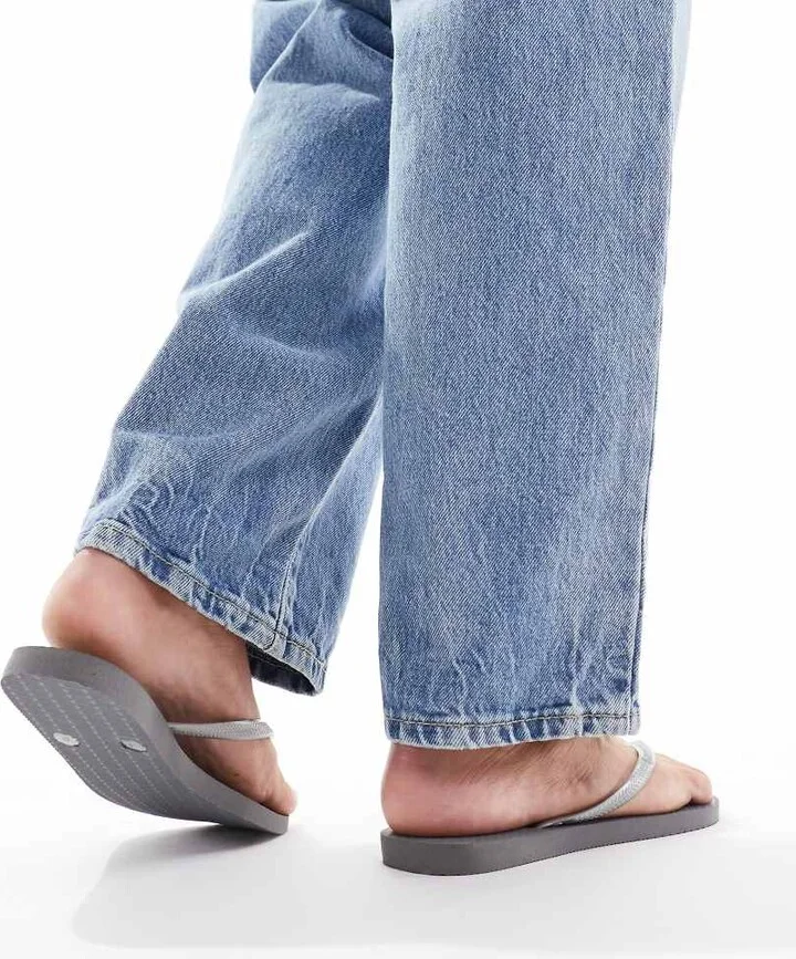 Havaianas slim flip flops in steel gray - Image 4