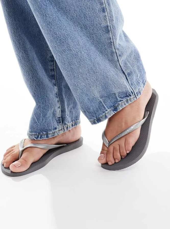 Havaianas slim flip flops in steel gray