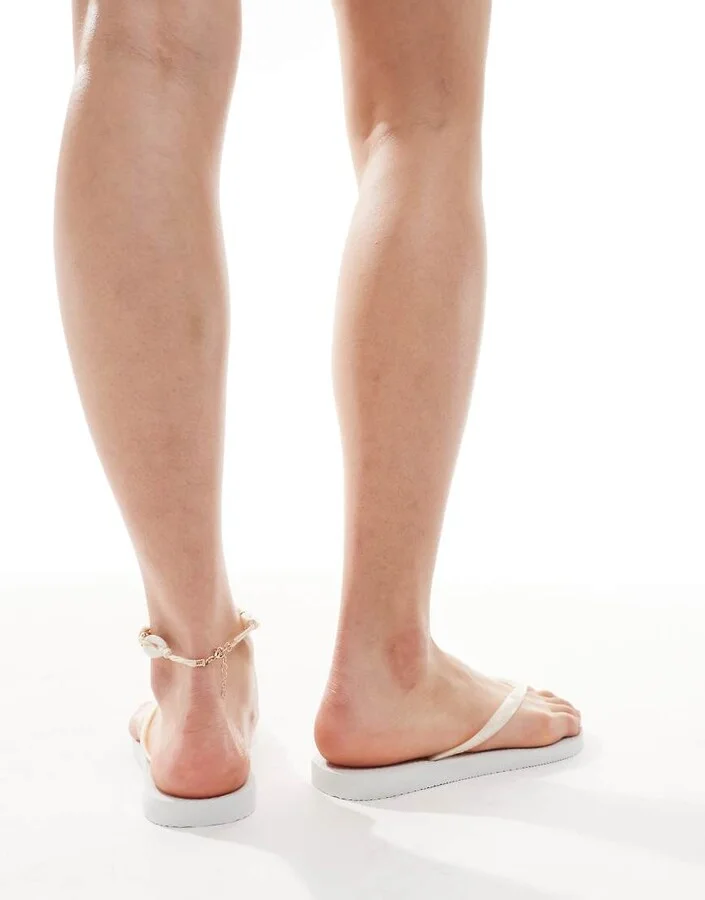 Havaianas slim flip flops in white - Image 4