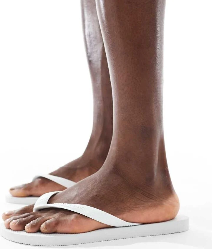 Havaianas unisex classic flip flops in white - Image 3